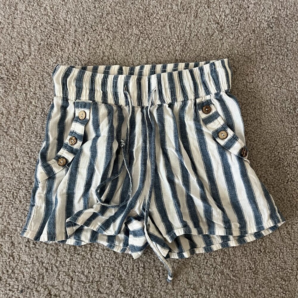 Small striped high waisted shorts